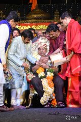 Balayya and Subbarami Reddy facilitate Kaikala Satyanarayana Photos